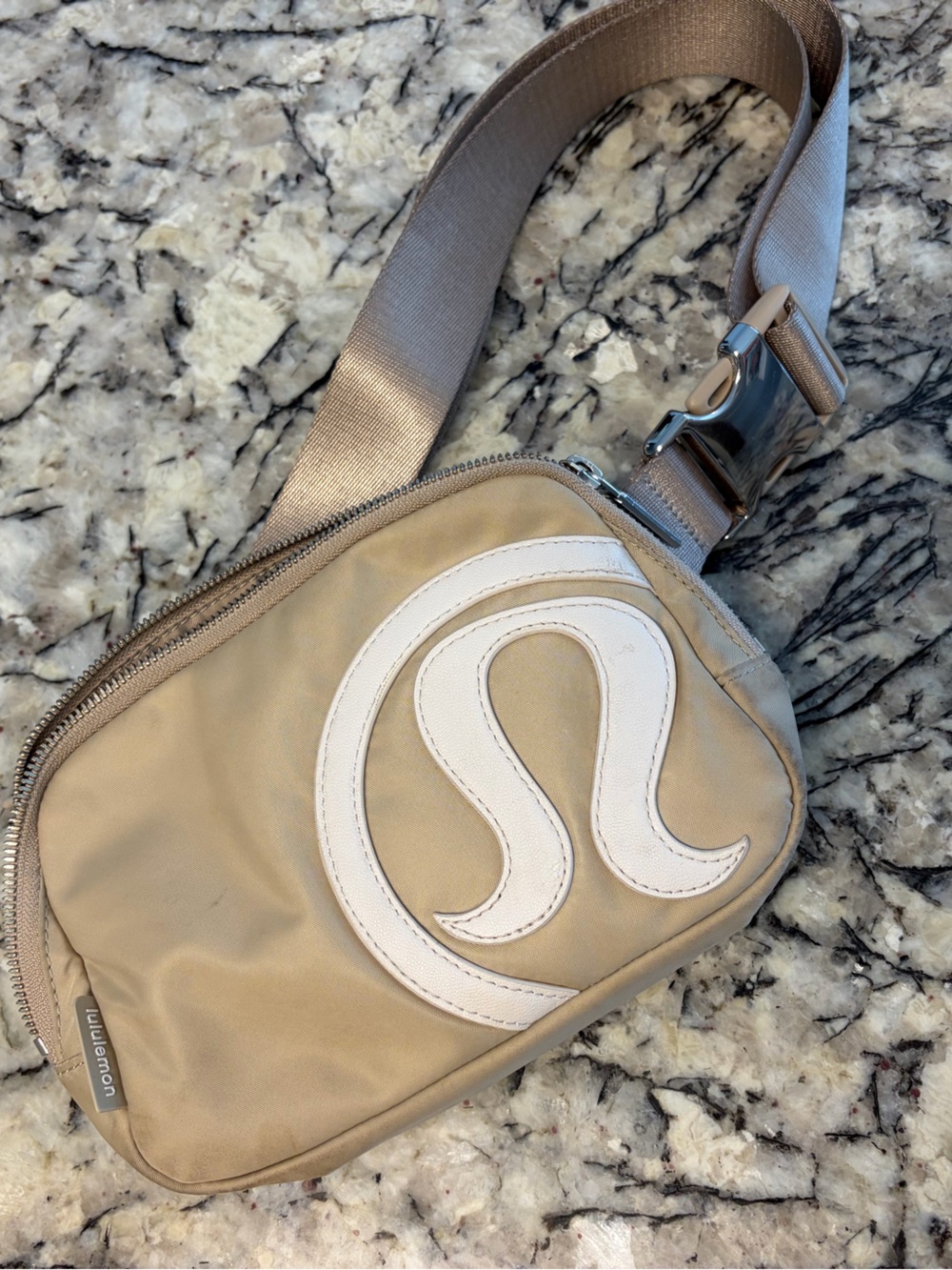lululemon athletica trench/white discontinued belt bag